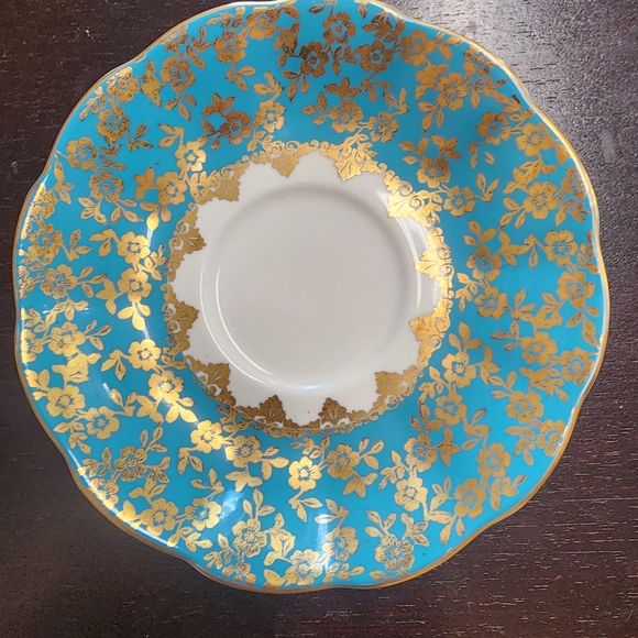 Royal Albert Cream Bone China Plate with Brown Crown Backstamp - Picture 2 of 6